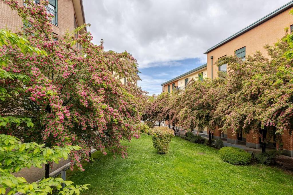Urban House - Exclusive Park House Navigli Milan Center Apartment Bagian luar foto