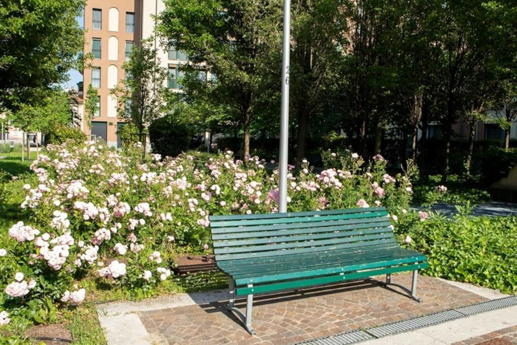 Urban House - Exclusive Park House Navigli Milan Center Apartment Bagian luar foto