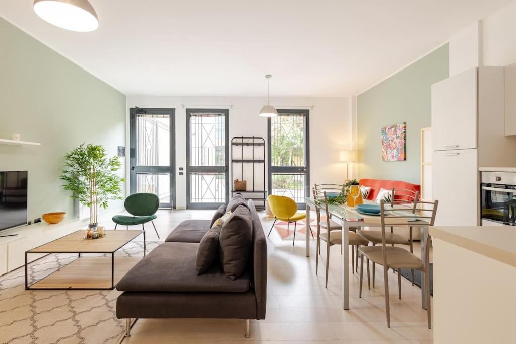 Urban House - Exclusive Park House Navigli Milan Center Apartment Bagian luar foto