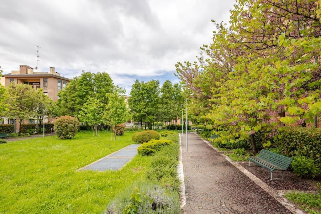 Urban House - Exclusive Park House Navigli Milan Center Apartment Bagian luar foto